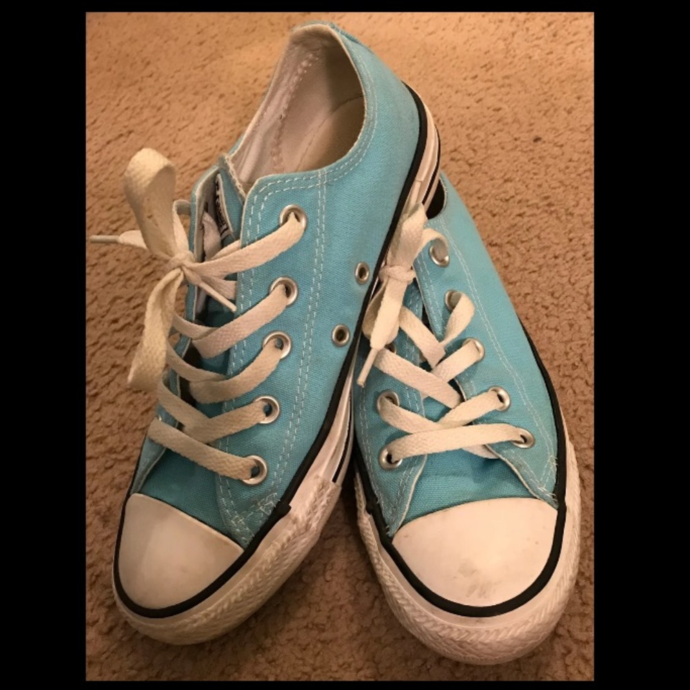 Sky Blue Converse Lowtop Sneakers
